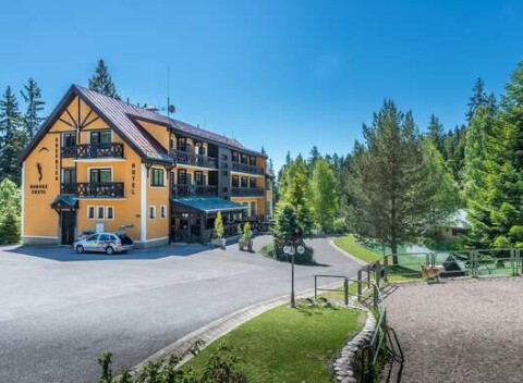 Dovolenka uprostred lesa Račkovej doliny v HORSKEJ CHATE OREŠNICA*** s polpenziou a deťmi v cene.