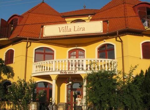 Jarná romantika s neobmedzeným wellness, polpenziou a romantickým poukazom vo vile Líre pri termálnom jazere Hévíz v Maďarsku. 