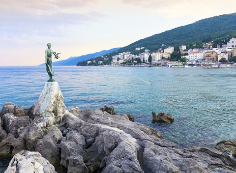 Naplánujte si dovolenku v jednom z najobľúbenejších letovísk v Chorvátsku. Pobyt s raňajkami v luxusnom 4* hoteli v meste Opatija.