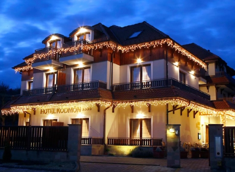 Relax v raji vinárov. Skvelá dovolenka s polpenziou a wellness v hoteli Ködmön**** v jedinečnom historickom meste Eger v Maďarsku. 