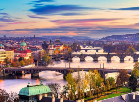 Navštívte krásnu stovežatú Prahu. Pobyt pre dvoch od 1 noci, s raňajkami v útulnom Hoteli Galerie Royale na Rohanskom nábreží. 