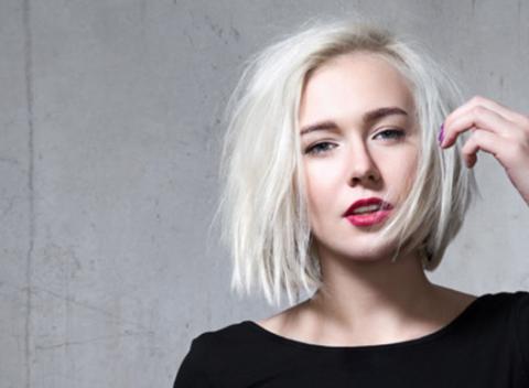 Melír, strih a regeneračný balíček na vlasy v Studio Valery. Pridajte sa i vy k tým dámam, ktoré nosia svoje vlasy naozaj ako korunu krásy. 