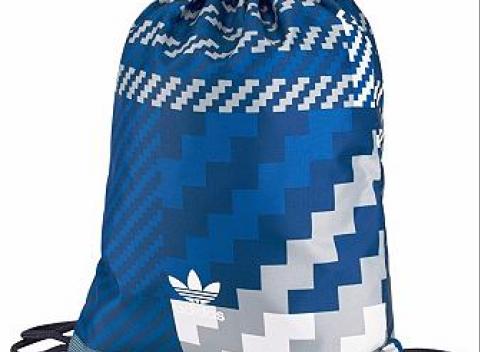 Originálny gymnastický vak Adidas je vyrobený z pevného materiálu. Pestrofarebná celoplošná potlač textilu s malým logom v prednej časti.