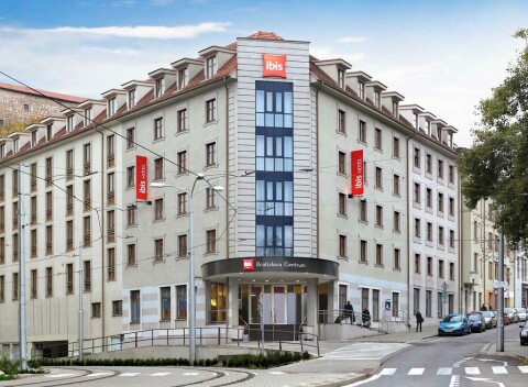 Komfortné ubytovanie v hoteli Ibis Bratislava Centrum pod Bratislavským hradom.