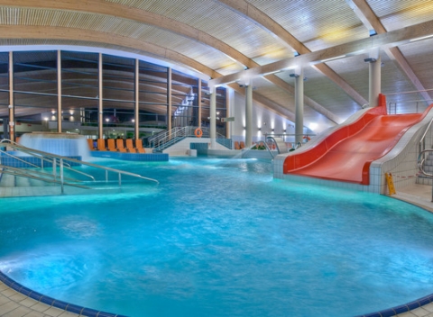 Perfektná zábava s celodenným alebo 4,5-hodinovým vstupom do moderného SPA komplexu Terma Bania v Poľsku, platnými už od 6.3.