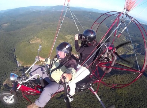 Zážitkový let – motorový tandemový paragliding. Užívajte si krásneho výhľadu a hromadu silných zážitkov na ultraľahkom lietadle Air chopper.