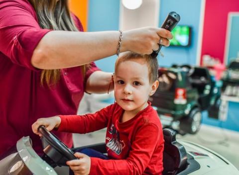 Detské kaderníctvo Copček - strihanie hrou pre dievčatá aj chlapcov. Prvý detský salón kde sa formou zábavy postarajú nie len o vlásky. 