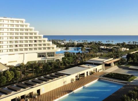 Exotická dovolenka nabitá programom, ktorý vás prevedie tými najkrajšími miestami v okolí letoviska Antalya s all inclusive v 5* hoteli.