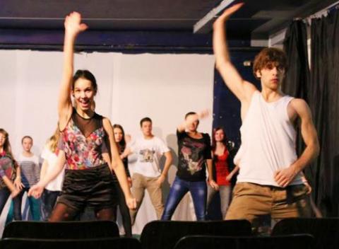 Týždenný letný herecký a filmový tábor pre deti. Pokiaľ vo vašom dieťati drieme umelec, lektori na Letnej Ambroziáde ho v ňom prebudia. 