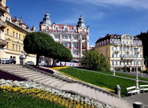 Skvelý relaxačný a regeneračný pobyt v hoteli Kossuth*** v Mariánskych Lázňach. Pobyt s polpenziou a množstvom kúpeľných procedúr. 