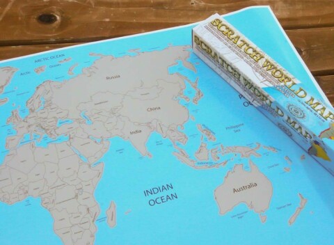 Mať na očiach celý svet. Stieracia cestovateľská mapa sveta, ideálny darček nielen pre cestovateľov.