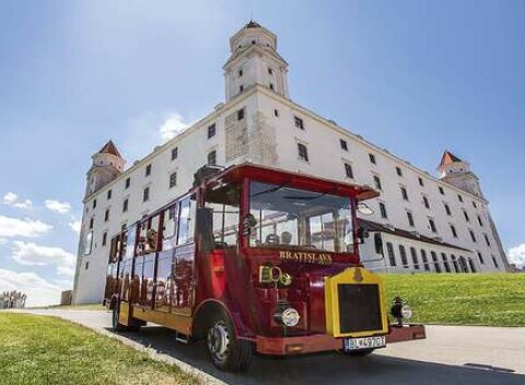 Hradný či panoramatický okruh na Prešporáčikur, ktorý vás prevedie najkrajšími miestami hlavného mesta.