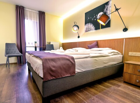 Historický Györ v Hoteli Amstel **** s welcome drinkom a polpenziou + 2 deti zdarma.