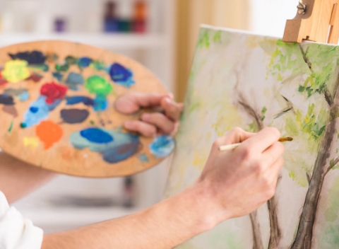 Dvojmesačný kurz kresby a maľby. Je určený pre dospelákov, ktorí sa neboja prezentovať svoj um a majú chuť si nechať poradiť odborníkom.