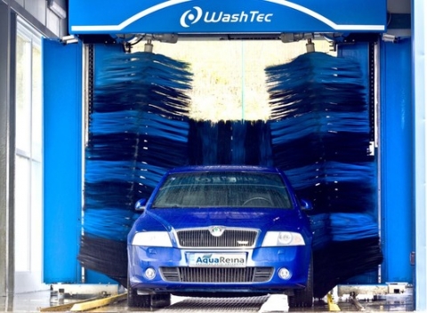 Pred blížiacou sa jarou zájdite so svojím autom do autoumyvárne Aquareina a odídete s čistým i s kompletne prezutým vozidlom.