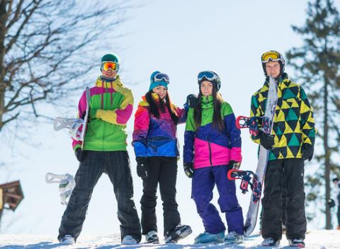 Lyžujte v Snowparadise Veľká Rača dve sezóny s jedným skipasom. Dýchajte čerstvý vzduch do pľúc hlboko, kopce okolo vás sú naozaj vysoko.