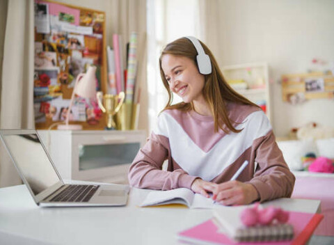 Online kurz anglického jazyka Callanovou metódou - efektívne učenie rozprávaním a počúvaním.