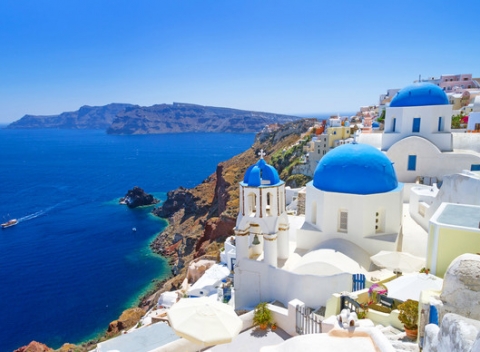 Vydajte sa na jeden z najkrajších ostrovov v Európe. Letná dovolenka na gréckom ostrove Santorini s raňajkami, v štúdiách 50m od pláže. 