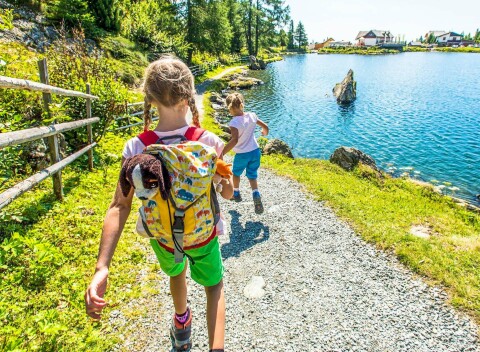 Rakúsko v deťmi obľúbenom Kinderhoteli Schneekönig **** s wellness, polpenziou, herňou a animáciami.