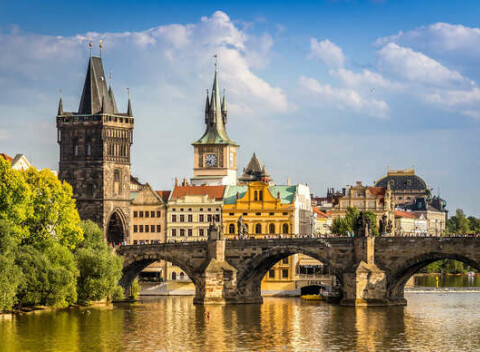 Stovežatá Praha s neobmedzeným vstupom do bazéna a raňajkami v hoteli Duo****.