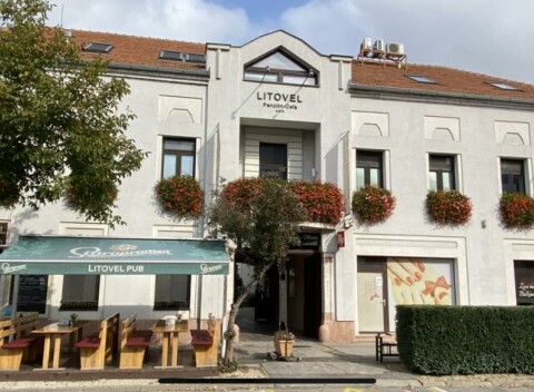 Pobyt v hoteli Litovel v Komárne pre dvoch s moderne zariadenými izbami.
