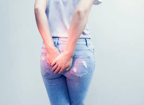 Kompletné prvotné vyšetrenie u proktológa na klinike jednodňovej chirurgie Revive.