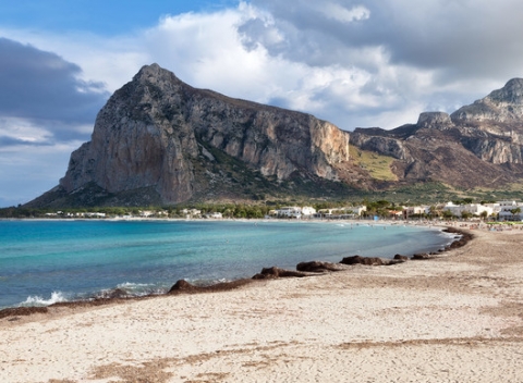 Jarná alebo letná dovolenka v apartmánoch Residence delle Cave na západnom pobreží Sicílie - najväčšom ostrove v Stredozemnom mori.