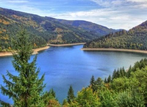 Objavte čarovnú prírodu Moravskoslezských Beskýd a ubytujte sa v rodinnom penzióne U Veterána. Tešte sa na bohatú polpenziu, welcome drink.