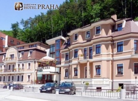 Zažite pobyt plný rozmaznávania v kúpeľnom meste Trenčianske Teplice v Garni hoteli Praha. Užijete si kúpele, wellness, masáž a polpenziu.