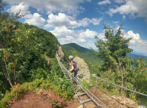 Slovenské via ferraty s certifikovaným horským sprievodcom a aj s najdlhším lanovým mostom.