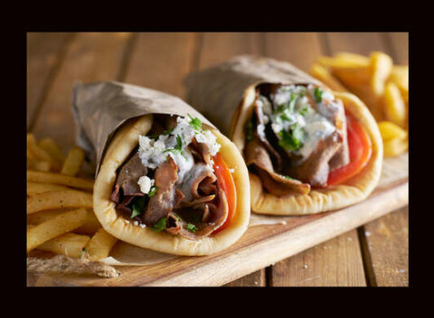 Kurací gyros alebo pečené kuriatko na Klariskej vo Farmárskom grile.