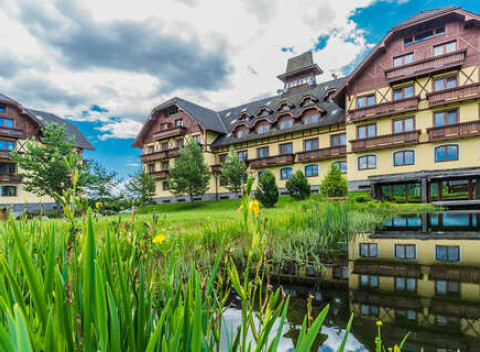 Rodinná atmosféra a komfortné izby v apartmánoch vo Veľkej Lomnici, s možnosťou wellness.