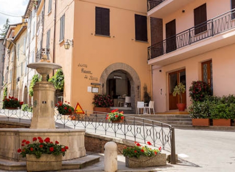 Pobyt v Taliansku v malebnom historickom regióne Romagna s ubytovaním a raňajkami na 5 dní v elegantnom hoteli Albergo Ristorante La Rocca. 