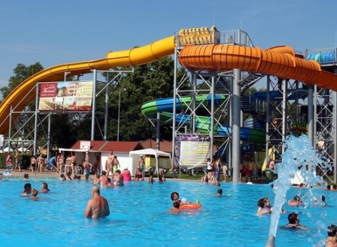 Zabaľte si poriadnu dávku pohody a poďte sa pozrieť do nenápadného mestečka Štúrovo. Pobyt v štúdiách na 3 noci pre až 7 osôb. 