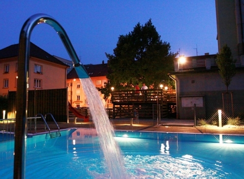 Wellness Hotel Centrál*** Klatovy s bazénmi so slanou vodou, len 10 minút chôdze od centra mesta Klatovy