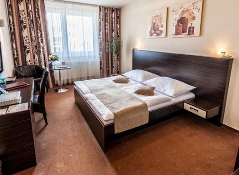 Užite si jarný víkendový pobyt na doplnenie energie v luxusnom hoteli Privilege**** s raňajkami a neobmedzeným vstupom do rímskych kúpeľov.