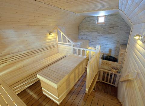 Doprajte si jedinečný relax podľa vašej chuti s 3-hodinovým vstupom do moderného wellness centra Štiavničky sauna.