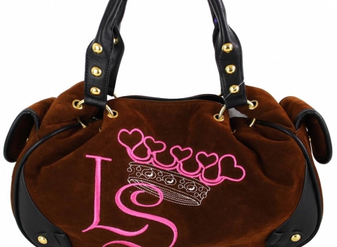 Dievčenská alebo dámska kabelka v hnedej farbe a s korunou, vhodná do ruky alebo aj na rameno.