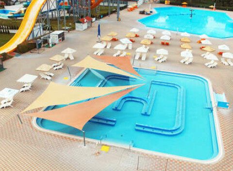 Apartmán Solaris len 80 m od termálneho kúpaliska Vadaš v Štúrove (dieťa do 12 rokov zdarma).