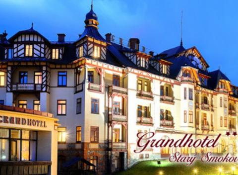 Luxusný Grand Hotel**** s úžasným výhľadom na pozadí mohutného Slavkovského štítu ponúka nezabudnuteľný pobyt v Tatrách.