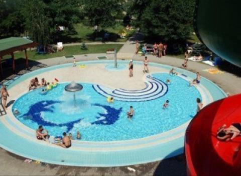 Dovolenka v maďarskom mesta Hajdúnánás so vstupom do kúpeľov, wellness a polpenziou v hoteli Medián.