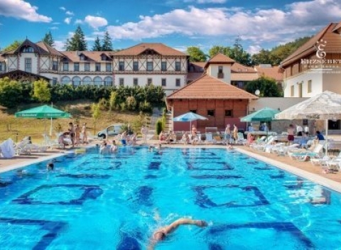 Pohoda a relax v maďarskom hoteli Erzsebet Park Hotel*** s polpenziou a wellness neďaleko Egeru.