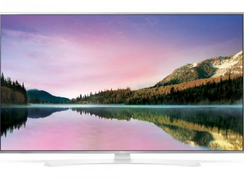 Televízor LG 43UH664V prináša neskreslený obraz a realistický zvuk pri sledovaní športových zápasov.