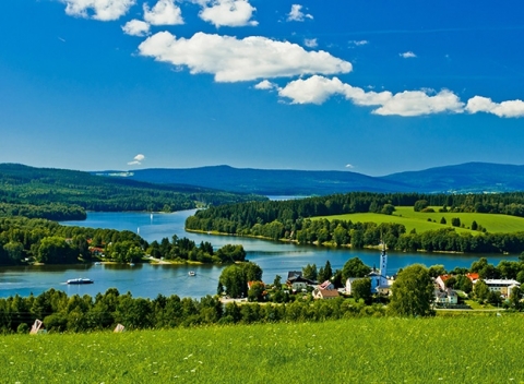 Skvelý víkend v rodinnom penzióne v atraktívnej lokalite priehrady Lipno s bazénom a polpenziou.