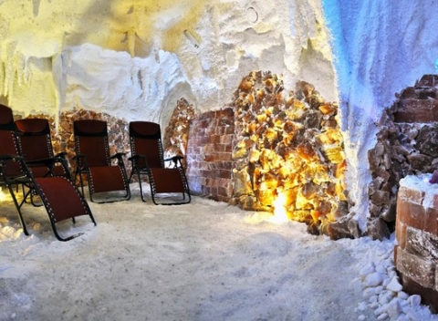 Vstup do soľnej jaskyne Amasol. 45 minútová regenerácia tela, mysle a hlavne dýchacích ciest. 