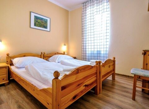 Južná Morava pri Znojme v Hoteli Schaller *** s prehliadkou kláštora, poukazom a wellness + raňajky.