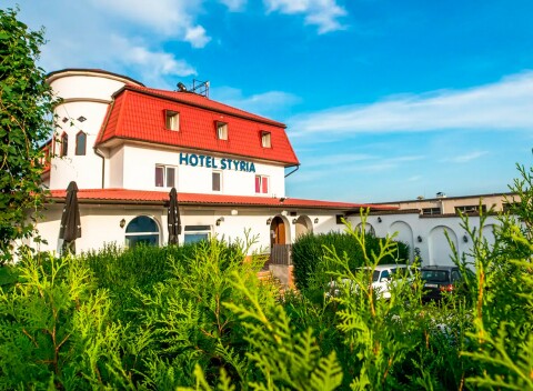 Znojmo v Hoteli Styria *** s polpenziou a neobmedzeným vstupom do bazéna + dieťa zdarma.