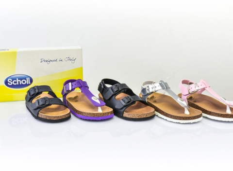 Detské žabky alebo šľapky Scholl so zdravotnou stielkou Bioprint, ktorá detskú nožičku formuje.