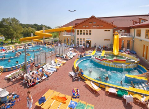Relaxácia v Hunguest Hoteli Freya *** priamo prepojenom s termálmi s rozlohou 5 000 m² + polpenzia.