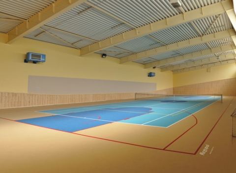 Hodinový prenájom multifunkčnej indoor športovej haly. Možné využiť počas celého týždňa i víkendu.